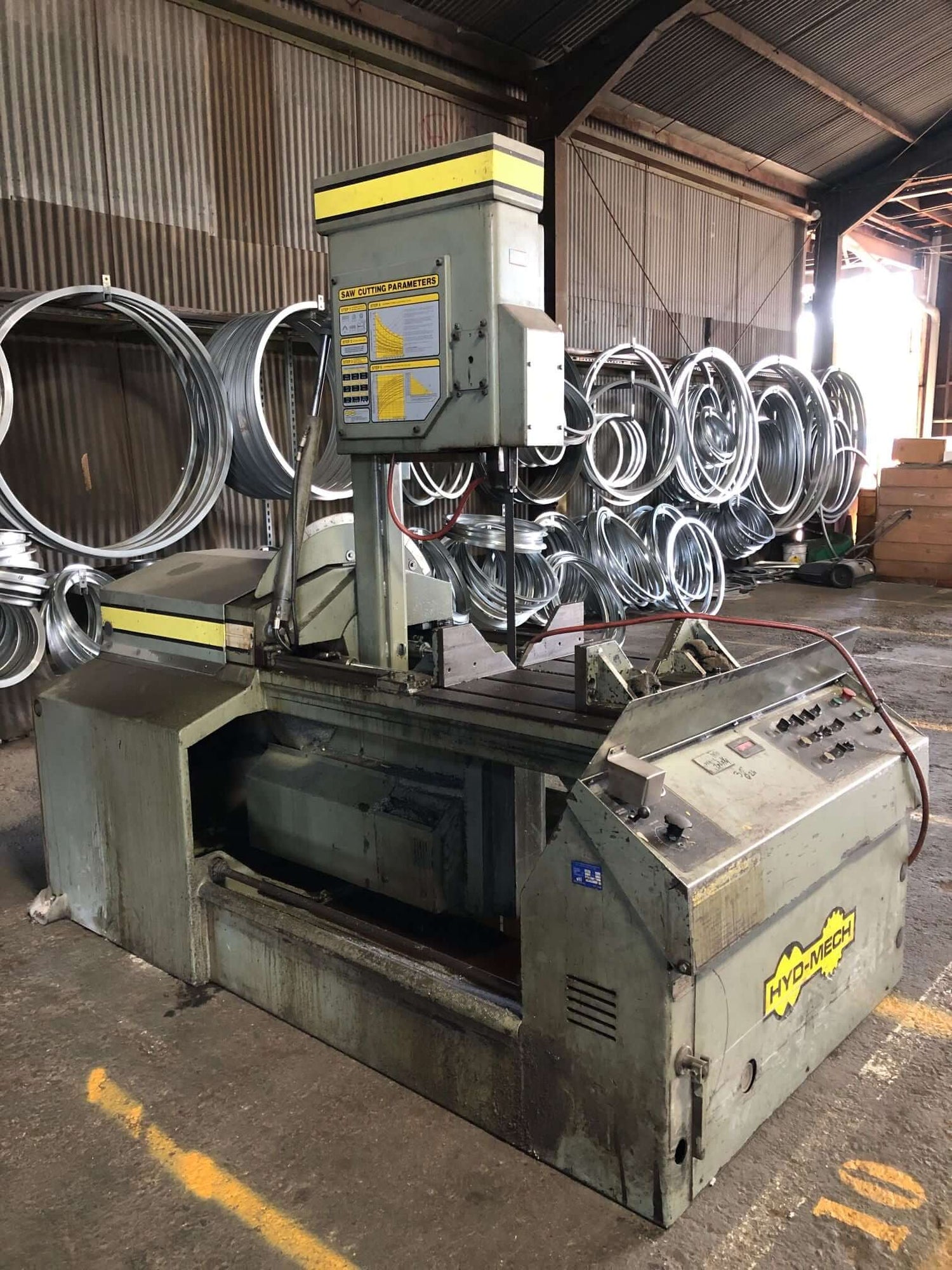 Used Hyd-Mech V-18 Vertical Band Saw, Stock 1111 - Blackstone Machinery