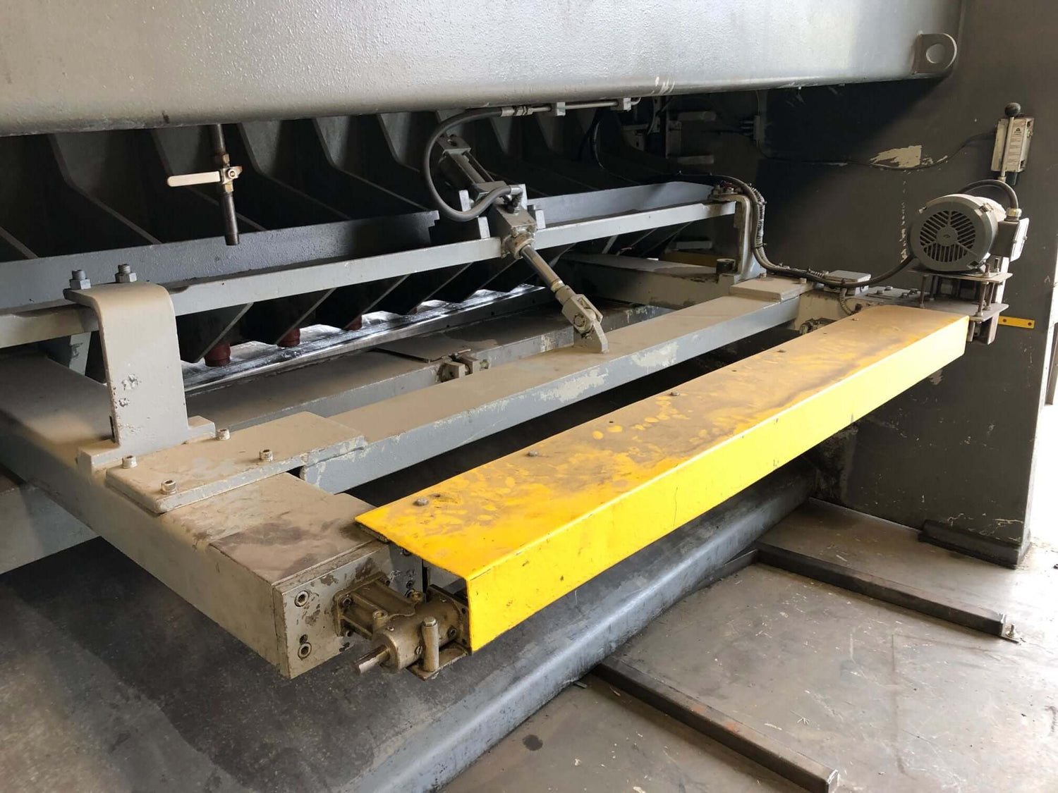 Used 10' x 1/2" Pacific Fabri-Shear FS400-10II Hydraulic Shear, Stock 1159 - Blackstone Machinery